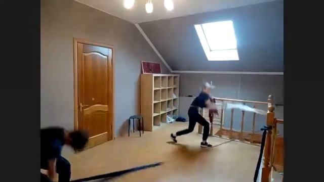 Тренировка в домашних условиях с тренером по самбо Годовниковым А.В. 25.04.2020 г. смотреть онлайн