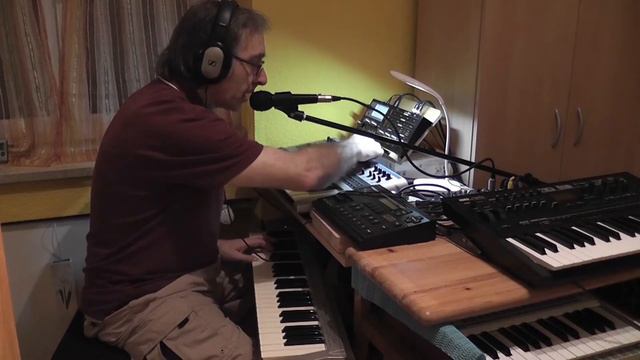 Ambient Vocoder with Novation K-Station - part 3 with Pads from Waldorf Blofeld смотреть онлайн