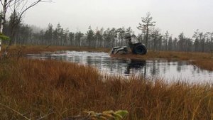 Вездеход Чибис-2 окно в болоте. Покатушки.