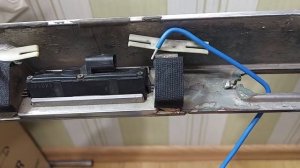 Снятие кнопки открытия багажника S-Max без снятия накладки