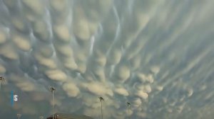 Если вы увидите ТАКИЕ облака в небе, будьте предельно ОСТОРОЖНЫ - опасные облака Мамматус