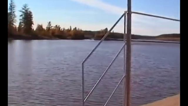 Долгожданная живительная вода реки Лена в Чурапче. Якутия 2001 год