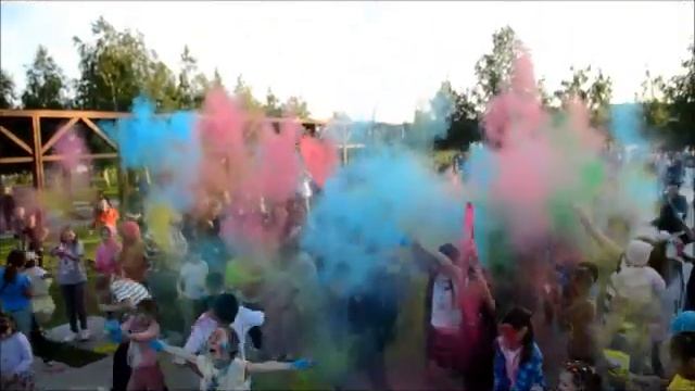 Фестиваль красок в День защиты детей смотреть онлайн