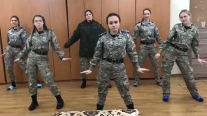 Танцуй под Бузову