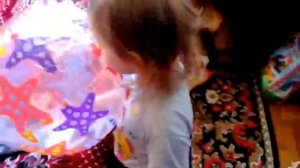 Надуваем мячик вместе с Вероникой!