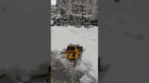 Lego Technic Cat® D11 Bulldozer (42131) in action