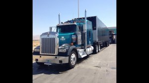 Дальнобой по США. Тест-Драйв Kenworth w900. Первый раз в жизни еду на Кеши 900