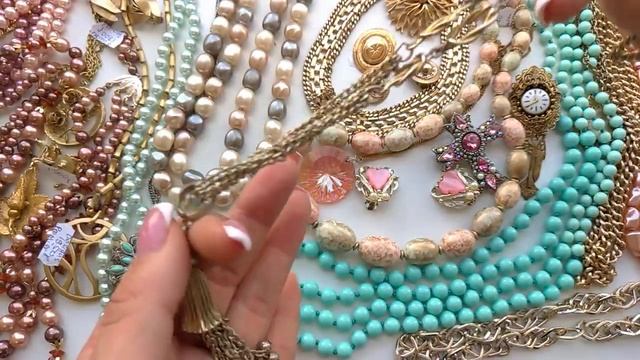 Винтажные Бусы, броши, цепочки продаются 19.09.2021