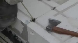 Гараж из пеноблоков своими руками - первый ряд блоков