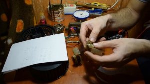 Ремонт электродвигателя вытяжки на кухне.