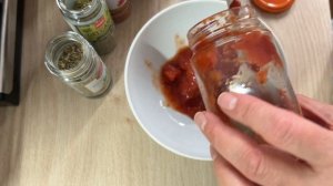 Берлин. Готовлю пангасиус в томатном соусе в сковороде. Ну очень вкусно)