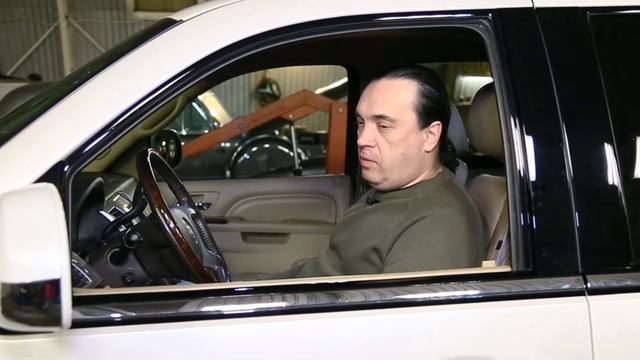 Включение функции видeо в движении на Cadillac Escalade смотреть онлайн