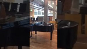 Jon Nickoll's Oslo Airport Piano Takeover