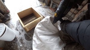 ВЫБИВАЕМ ПЕРГУ ИЗ ПЕРГОВЫХ РАМОК.