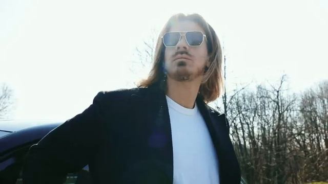 Полигональные солнцезащитные очки смотреть онлайн