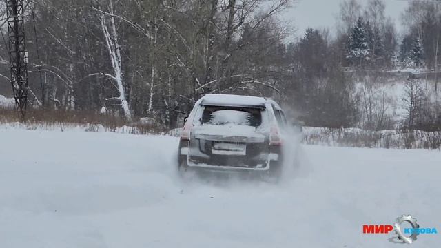 Prado 150 vs Toyota LC80 по глубокому снегу поле горки бездорожье грязь Тойота 80 Прадо