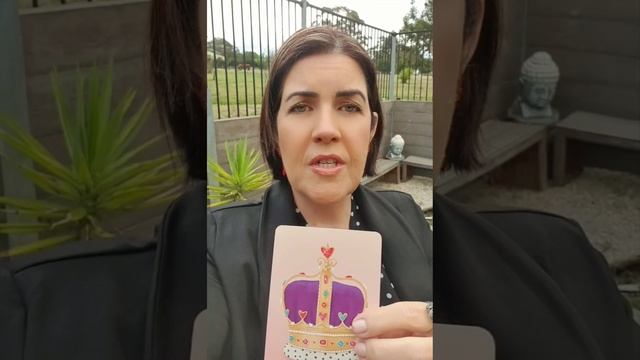 Daily Oracle Reading  - 10/3/2023 - Treat Yourself  Like Royalty! смотреть онлайн