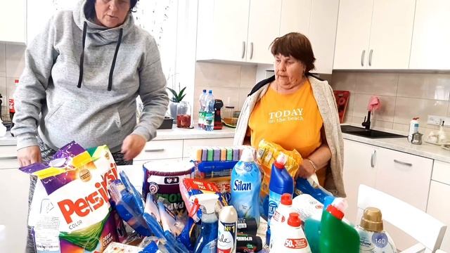 Закупили очень много моющих средств и туалетной бумаги смотреть онлайн