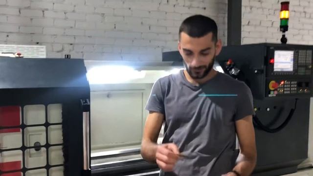 Как зажать медный пруток в токарный патрон, чтоб его не помяло!