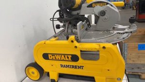 Köp Klyv, kap & geringssåg DeWalt D27107 på Klaravik