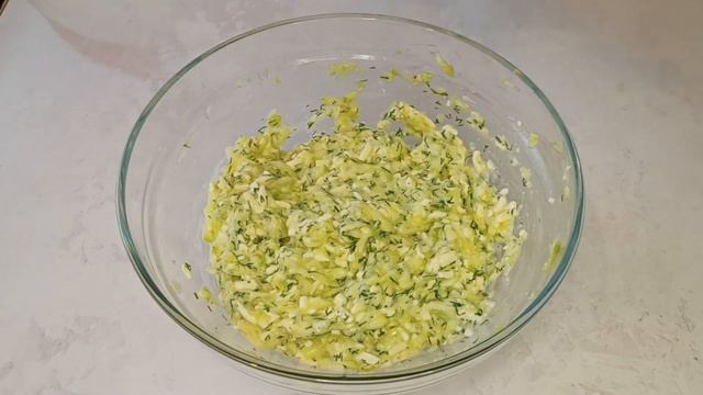 Кабачковые оладьи с плавленым сыром смотреть онлайн