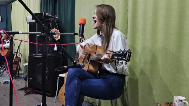 София Шпак - Марш небесных связистов. (Квартирник в "Дважды два", Ростов-на-Дону, 21.10.23) смотреть онлайн