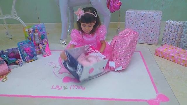 ДЕНЬ РОЖДЕНИЕ МАЛЫШКИ АЛИВИИ 4 года #BabyAlive #видеодлядетей #развлечения