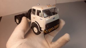 Доработанная модель МАЗ-5428 с полуприцепом МАЗ-5205А. НАП. 1:43.