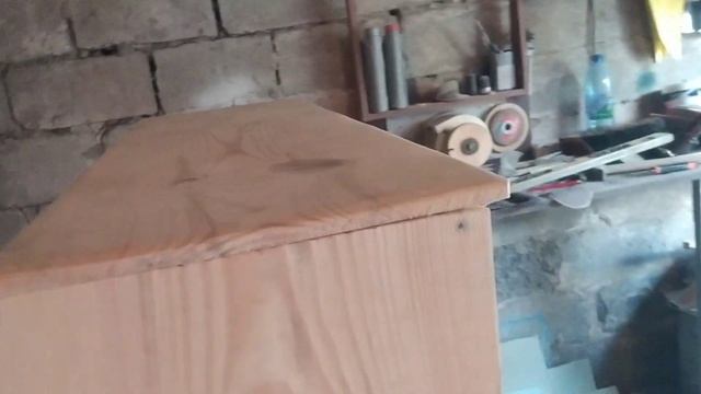 Полка под зеркало своими руками из сосновой доски