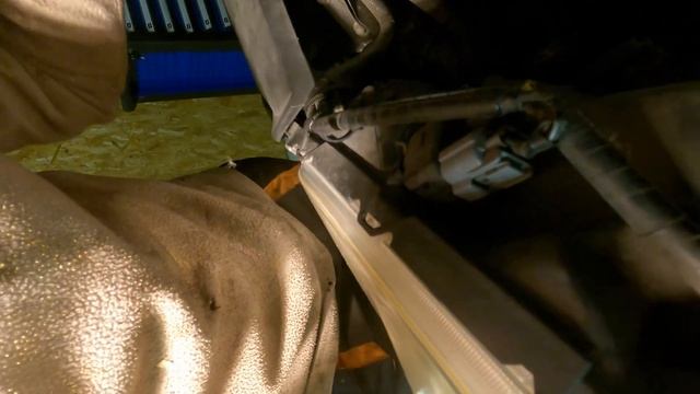 Замена лампочки фары на HONDA CR-V 2007 года смотреть онлайн