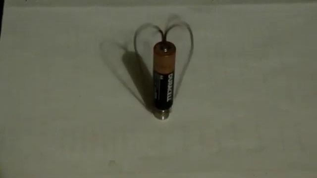 Как сделать самый простой электродвигатель 1 (Build your own simple electric motor) смотреть онлайн