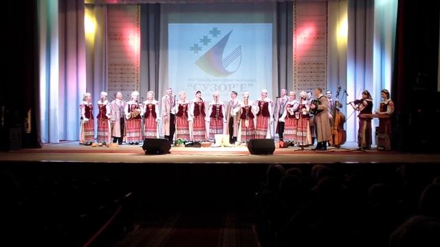 Беларуская песня "Як бы ў лесе грыбы не радзілі" ("А я чарнява"). Ансамбль "Вербiца" (Vierbica). смотреть онлайн