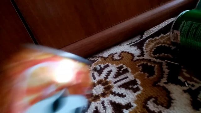 Коллекция банок, крышек и бутылок смотреть онлайн