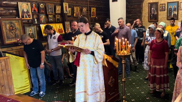 Воскресный Апостол читает пономарь Михаил Хайдуков. Рим. 93 зач., Евр. 318 зач. смотреть онлайн