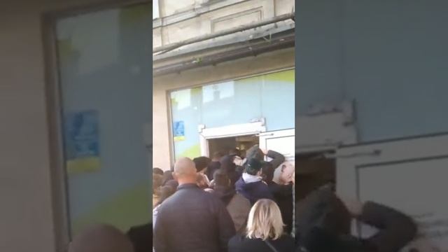 В Одессе на улице Арнаутской вчера произошел штурм секонд-хенда.