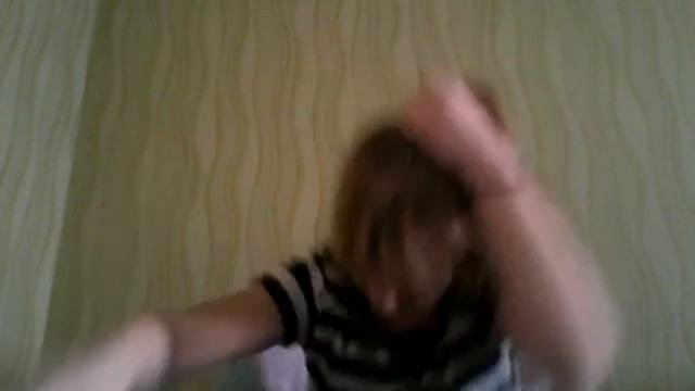 видео как сдлать красивую причёску в виде банта