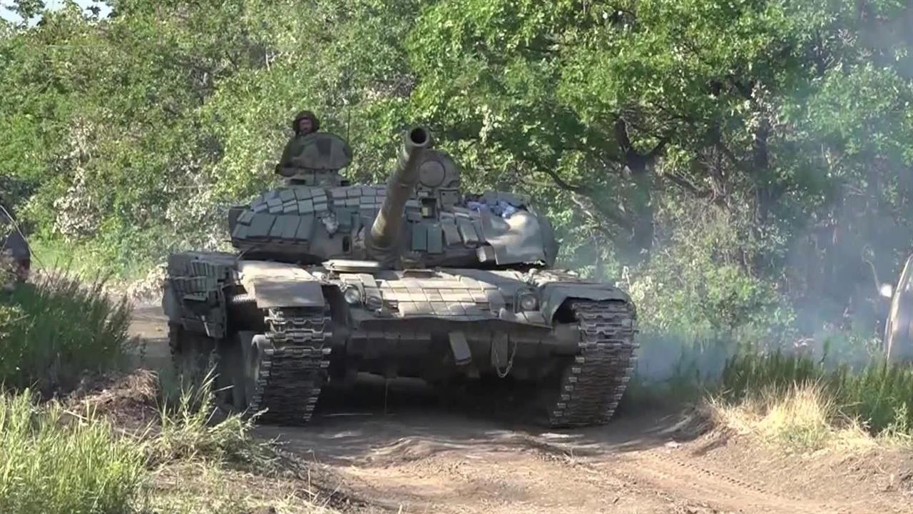 Российские военные завершают разгром окруженных националистов в окрестностях Лисичанска