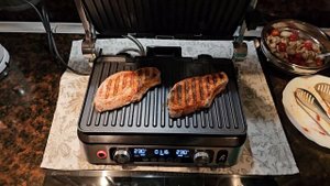 Гриль DELONGHI MultiGrill CGH1130DP Мини- обзор плюс приготовление стейков