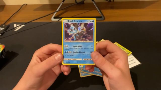 Opening Up Pokémon Galar Power Mini Tins! (Cosmic eclipse) смотреть онлайн