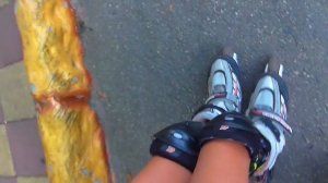 Влог #Алиса учится кататься на роликах первый раз! Парк Победы Ставрополь. Шарик большая лошадка