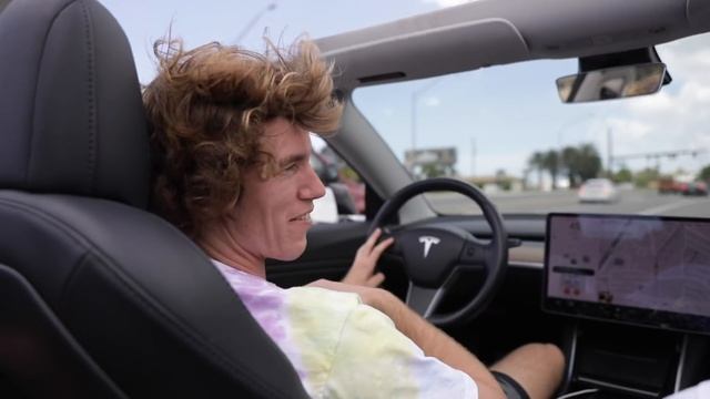 Crashing Golf Carts! смотреть онлайн