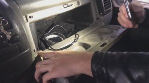 как снять бардачок газ 3302/ установка дополнительного прикуривателя/ и ништячок