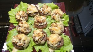 Фаршированные шампиньоны запеченные в духовке