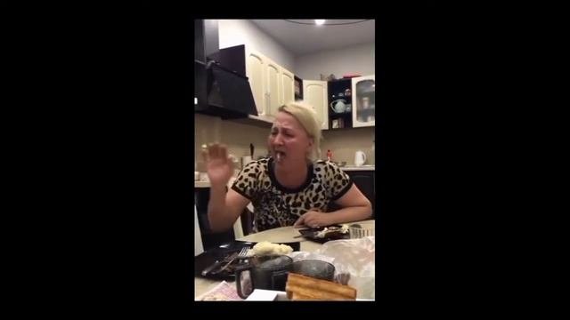Как почистить селёдку.прикол