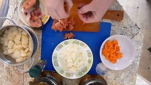 Горбуша с картошкой в горшочке , очень вкусно !