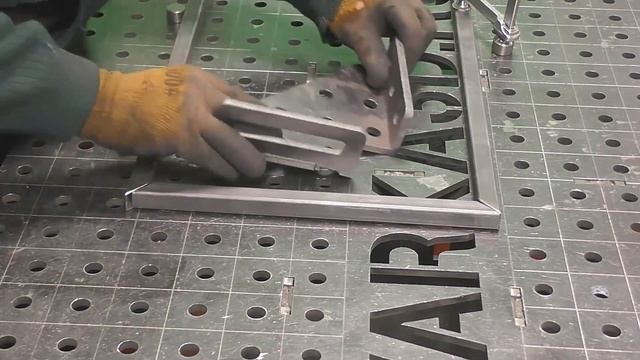 Делаем ограду на сварочном столе | feat АЖУРНАЯ КОВКА 32 смотреть онлайн