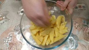 КУРИНЫЕ ОКОРОЧКА С КАРТОШКОЙ, ЗАПЕЧЁННЫЕ В ДУХОВКЕ!
