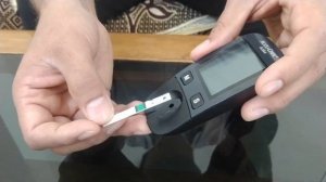 How to resolve Errors (E2/E4/E5) of Accu-Check Active Glucometer (Hindi with English subtitles)
