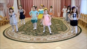 Танец Модницы старшая логопедическая группа Родничок