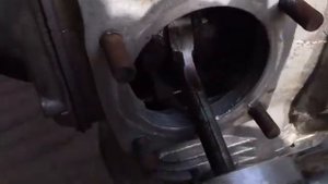 Установка поршней и окончательная сборка двигателя К-750